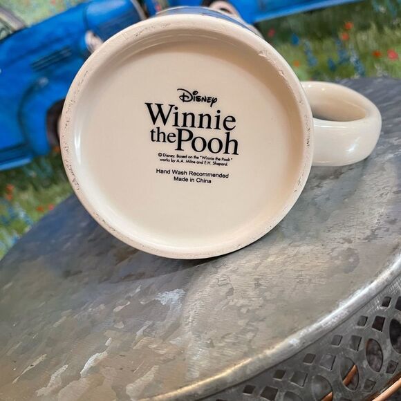 Disney Winnie the Pooh mug with topper/lid - Picture 4 of 5